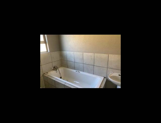 2 BEDROOM HOUSE FOR SALE IN REIGERPARK
